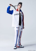 ロマ・トニオロ扮するエドガー・ドラクロワ。