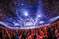 DAY出演者による「アニサマ2023」テーマソング「heartbeat-axelator」の歌唱シーン。