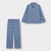 サテンパジャマ