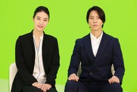 左から、岡本あずさ、山下智久。