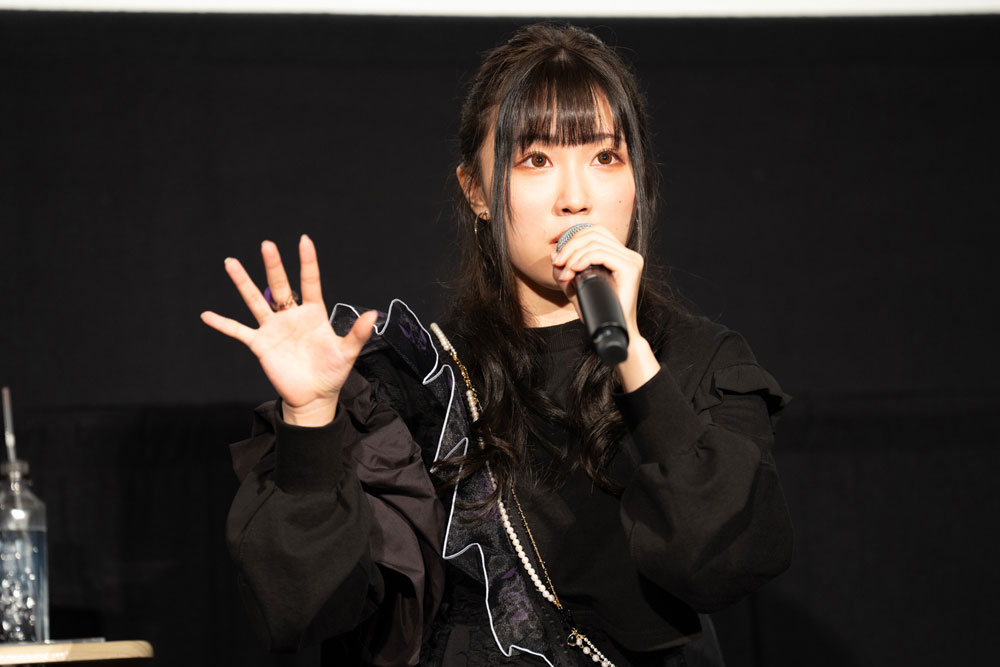鈴木愛奈