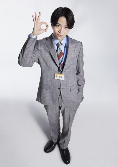 菊池風磨扮する饗庭蒼一郎。