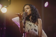 アヴちゃん扮するマリア・ディーゼル。 (c)フジテレビ