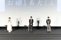 左から鬼頭明里、梅原裕一郎、オーイシマサヨシ。