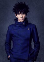 泰江和明扮する伏黒恵。