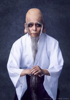 陰山泰扮する楽巌寺嘉伸。