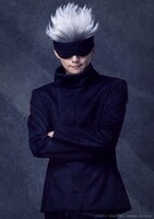 三浦涼介扮する五条悟。