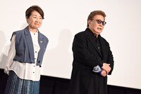 左から一龍斎春水、玄田哲章。