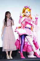 名乗りを披露するキュアバタフライと七瀬彩夏。