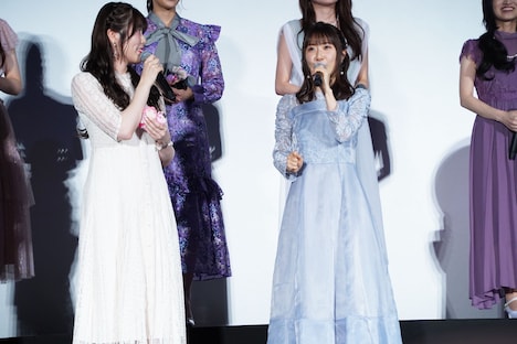 キュアプリズムチーム。左から加隈亜衣、日高里菜。