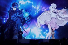 「魔王2099」ステージイベントの様子。左から日野聡、伊藤美来。