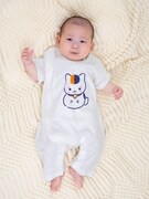 「にゃんぷち」第1弾アイテムのロンパース。