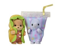 左から「キャラメルイヌの赤ちゃん（ホットドック衣装）」と「ゾウの赤ちゃん（ドリンク衣装）」。