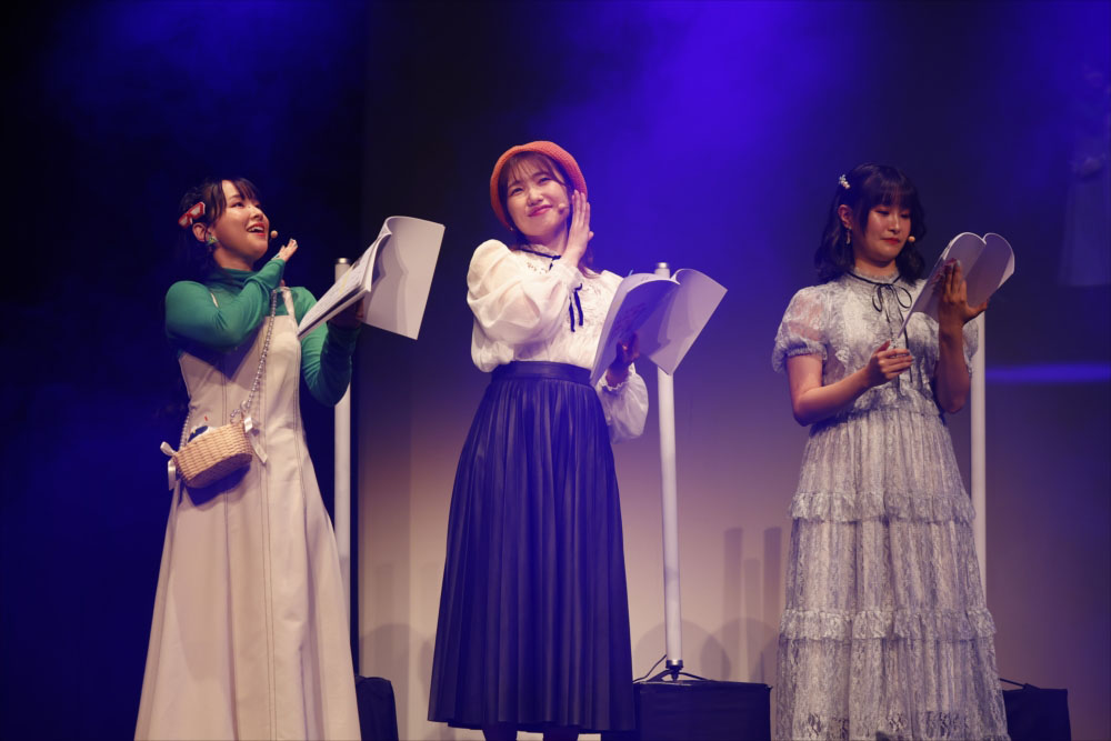 左からめが姉ぇ役の伊藤かな恵、弥生ひな役の内田彩、甘瓜みるき役の相良茉優。