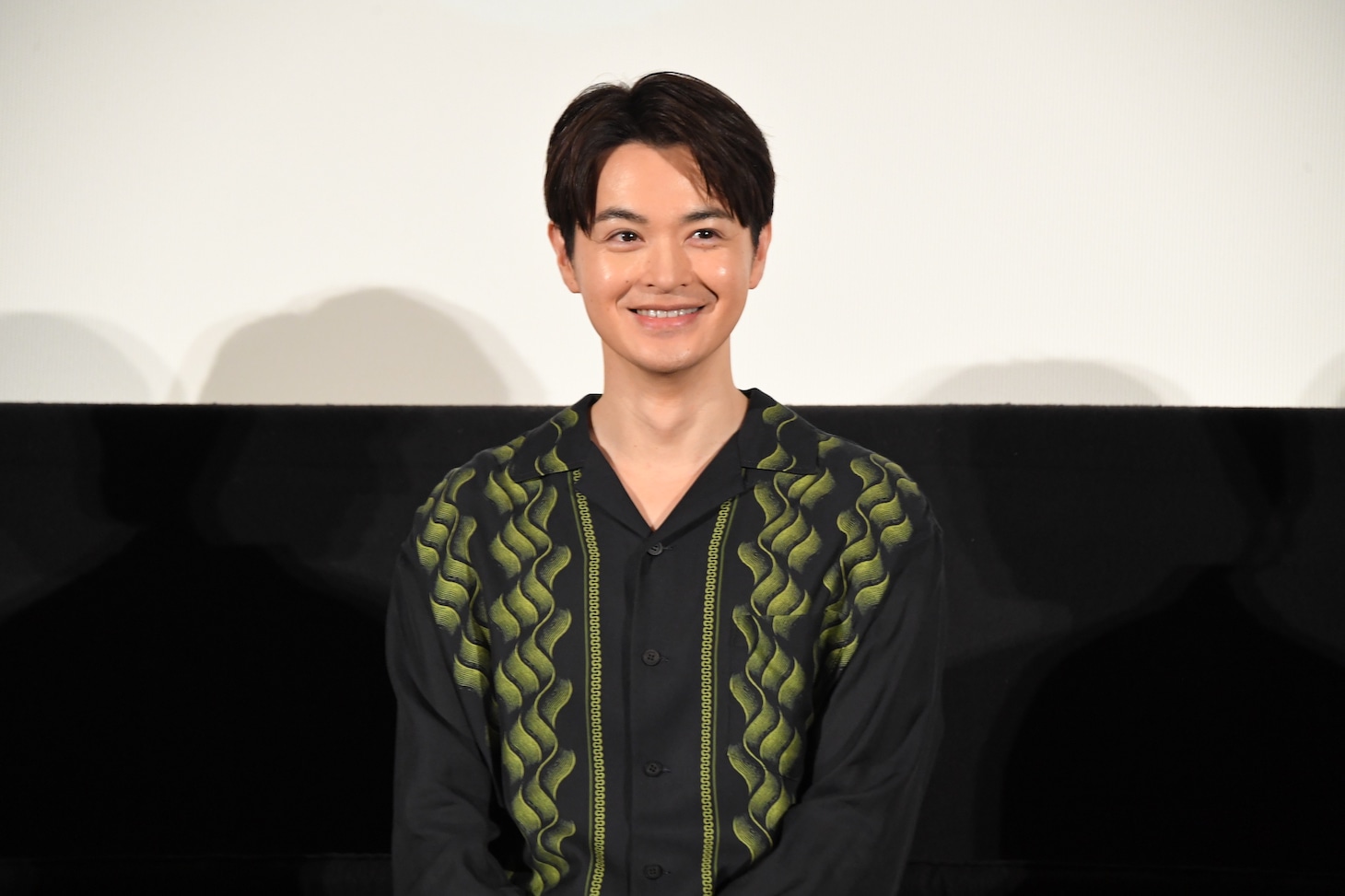 菊入昭宗役の瀬戸康史。