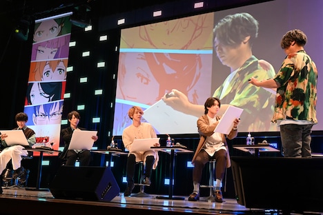 「天高く舞う泣いた小西克幸」を描くキャスト陣。