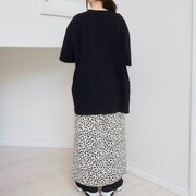 「ZERO STAR『名探偵コナン』VネックTシャツ ブラック / 安室透・スペードマーク」の着用例。