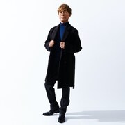 ライナー付きコートを着用した古谷徹。