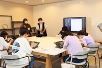 「マンガ教室・デジタル編」の様子。