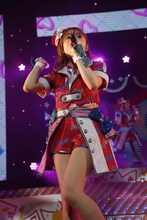 レオナ・ウェスト役の若井友希。