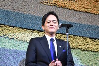 横浜市長の山中竹春氏。