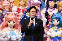 中央が横浜市長の山中竹春氏。