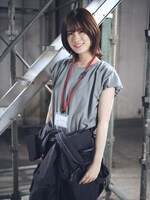 二階堂アル美役の瀬戸麻沙美による実写ビジュアル。