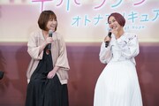 左から竹内順子、三瓶由布子。
