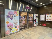 TVアニメ「ラグナクリムゾン」と東京・アトレ秋葉原のコラボキャンペーンの様子。