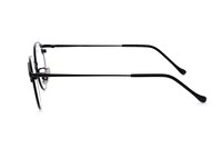 鼻パッドにはジジの足跡を刻印。