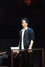 ミュージカル「のだめカンタービレ」公開ゲネプロより。三浦宏規演じる千秋真一。