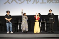 左から渡辺信一郎監督、多田葵、林原めぐみ、山寺宏一。