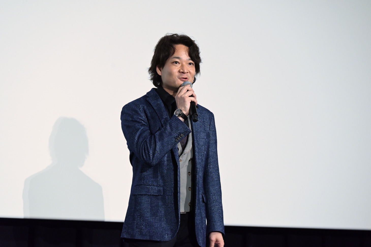プロデューサーの若林豪。