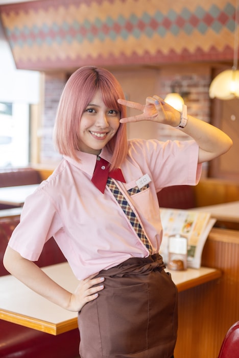 田中美麗扮する江口友香。