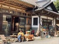 陸前高田の泊まれる古本屋・山猫堂。