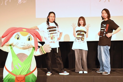 舞台挨拶の様子。左からミャウ、吉野裕行、佐武宇綺、諏訪部順一。