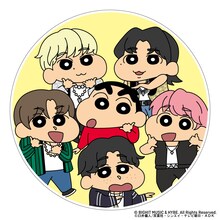 「クレヨンしんちゃん」とTOMORROW X TOGETHERのコラボイラスト。