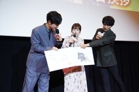 アニメ映画「北極百貨店のコンシェルジュさん」公開記念舞台挨拶の様子。