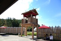 タタラ場をイメージした体験学習施設。