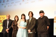 左から藤津亮太、内田真礼、早見沙織、小野賢章、吉原正行監督。