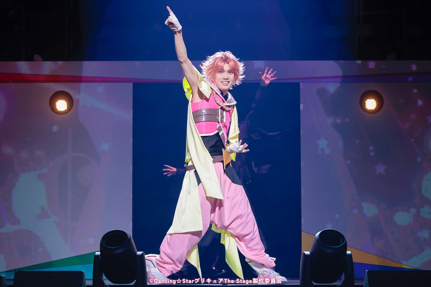 田村升吾扮するキュアトップ。
