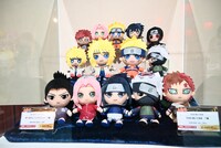 フィギュアなどが並ぶ展示コーナー。