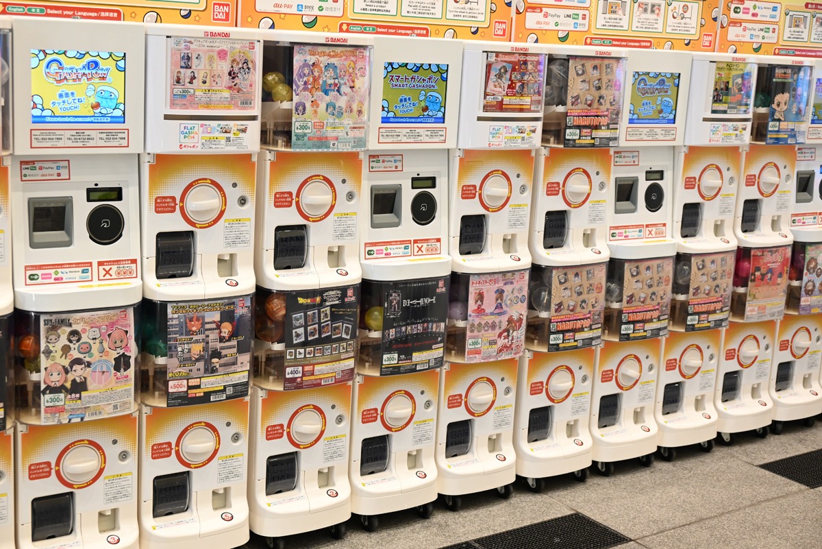 1階にはガシャポンコーナーも。