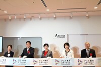 左から石川和子日本動画協会理事長、増子ひろき東京都議会副議長、小池百合子東京都知事、高際みゆき豊島区長、手塚プロダクション代表取締役社長・特定非営利活動法人映像産業振興機構理事長の松谷孝征氏。