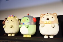 左から作田ハズム監督、ねこ、ぺんぎん？、しろくま。