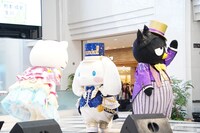 左からハローキティ、シナモロール、バッドばつ丸。