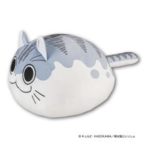 「夜は猫といっしょ 超まんまるもちもちクッション」横から見た様子。