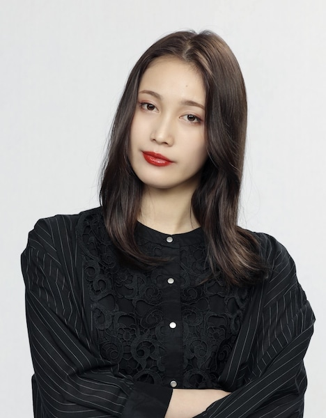 中村ゆりか扮する林冬雨。(c)「チェイサーゲーム W」製作委員会