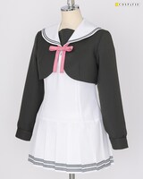 「藤野岬高校制服冬服」と「藤野岬高校制服リボン（夏冬共通）」を合わせた様子。