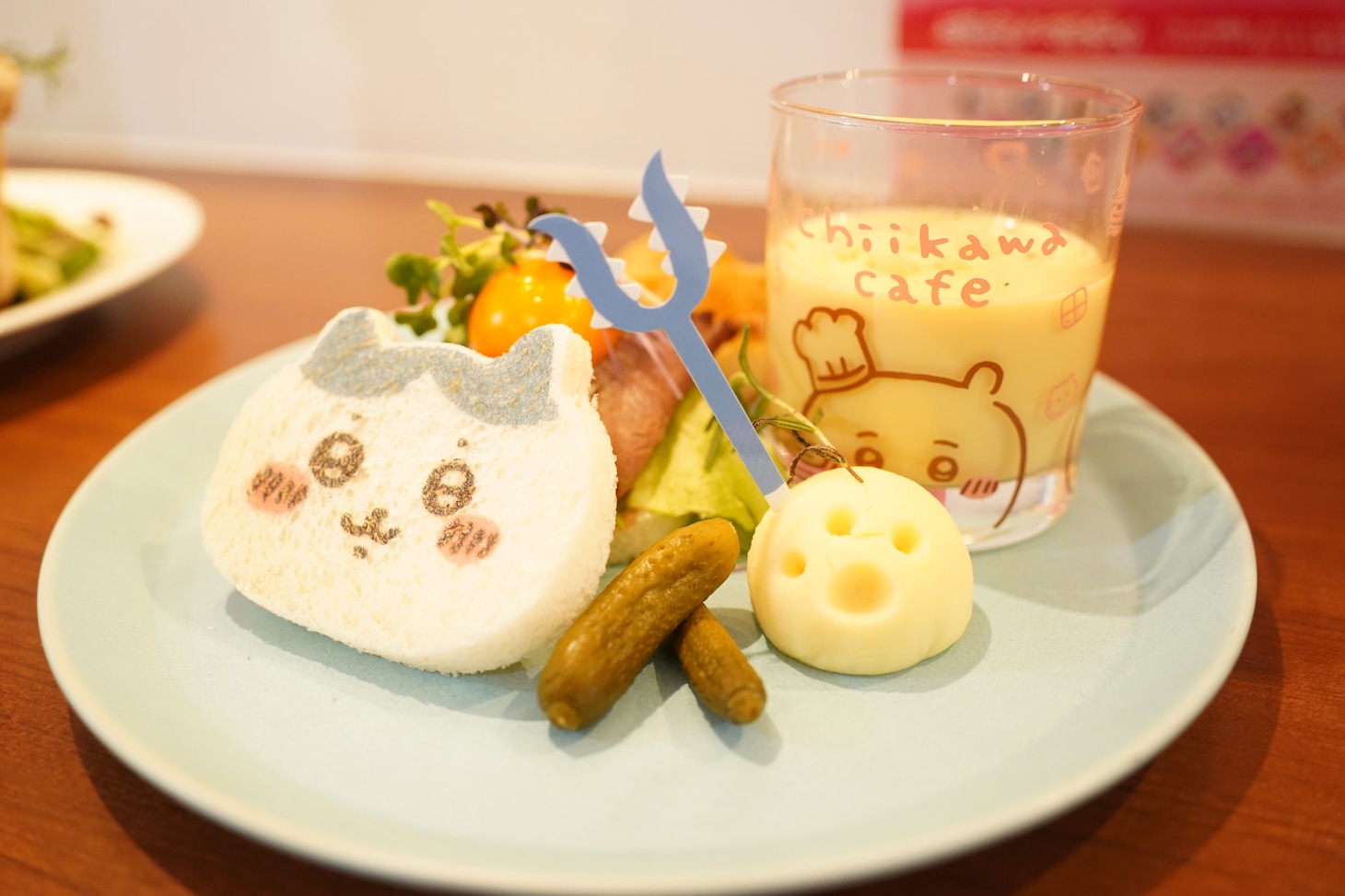 「ハチワレのごちそうサンド」